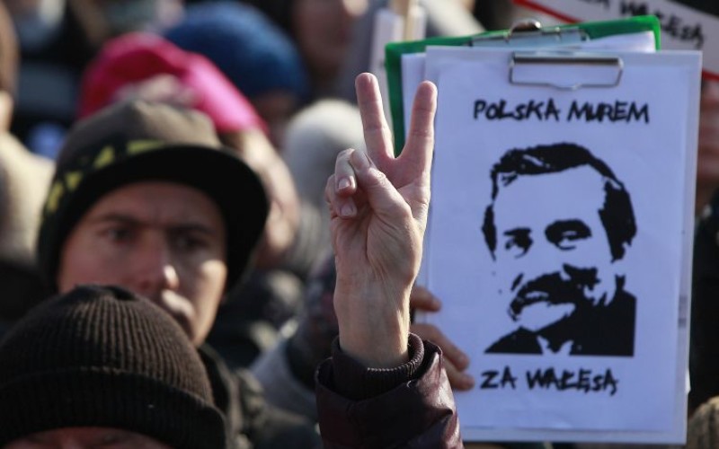 Protestujúci vo Varšave