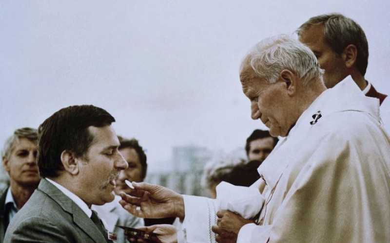 Lech Walesa a pápež Ján Pavol II.